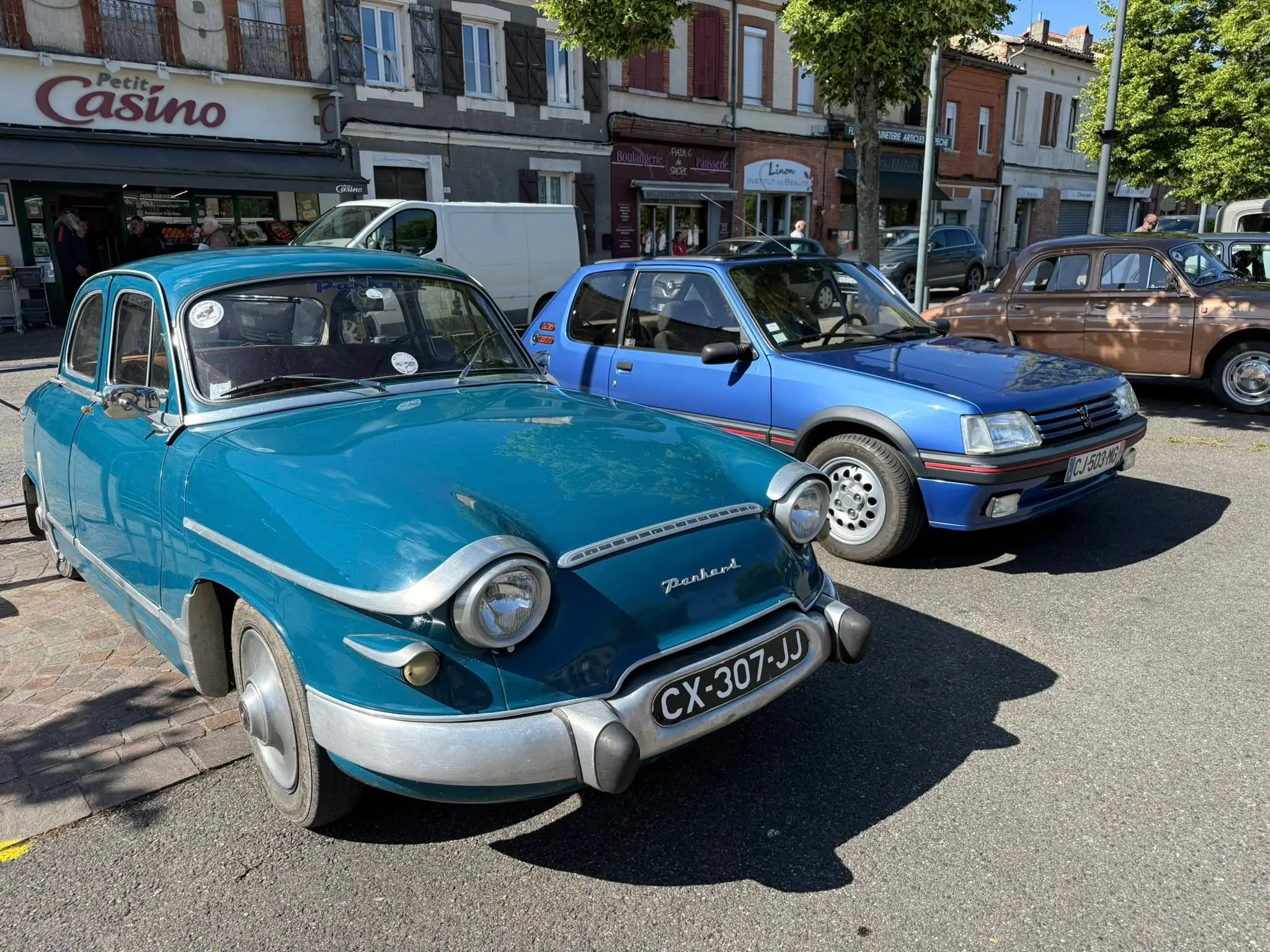 EXPOSITION DE VÉHICULES ANCIENS À RIEUMES