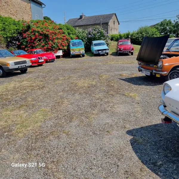 Exposition de voitures anciennes