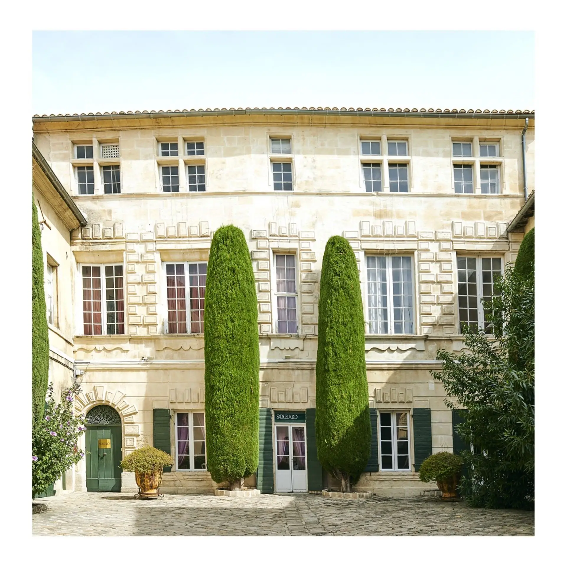 Atelier nouage de foulards SOULEIADO Tarascon