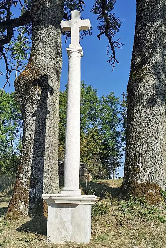 Croix des Frayons à Neuilly-l'Evêque