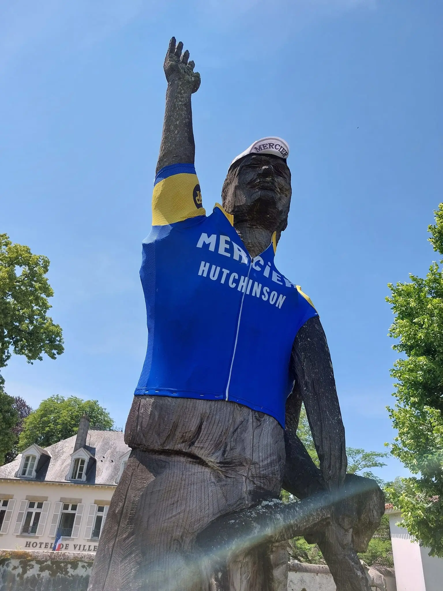 Statue de Raymond Poulidor