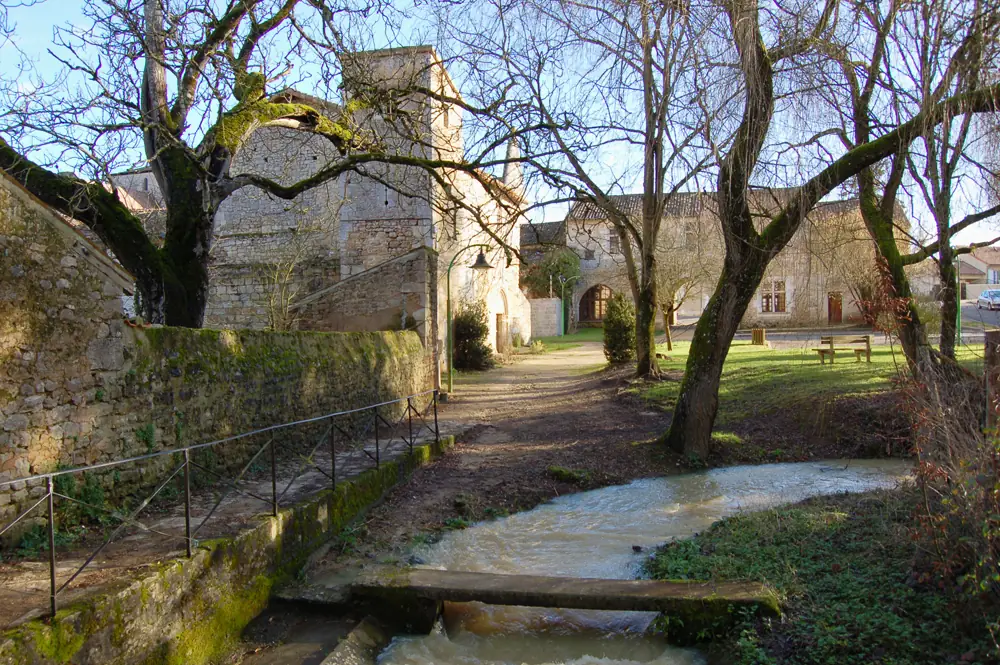 Abbaye Augustine de Fontaine le Comte
