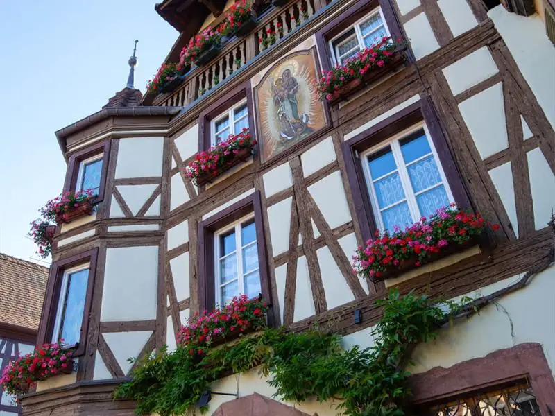 Maison Loewert avec colombage et oriel d'angle
