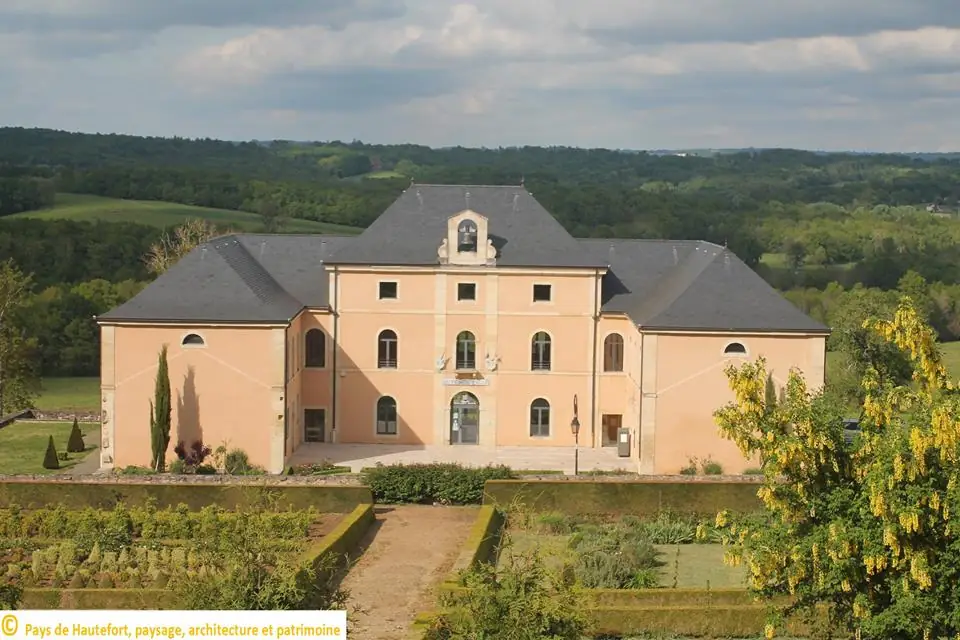 Maison des Services au public, Hôtel de Ville, ancienne « jumenterie »