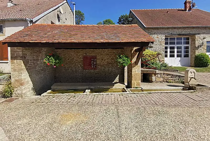 Fontaine du Centre à Orcevaux