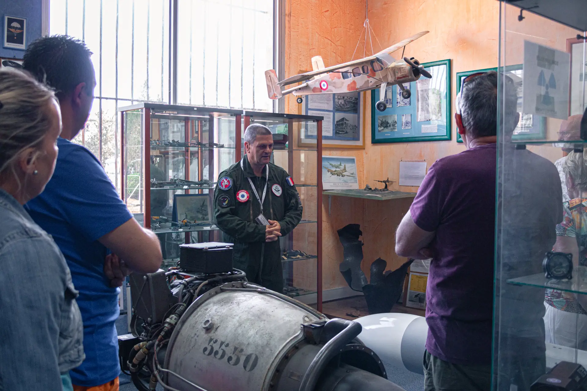 Visite commentée du musée des traditions de la base aérienne 125
