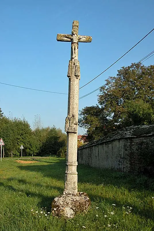Croix XVIe siècle de Vesvres-sous-Prangey
