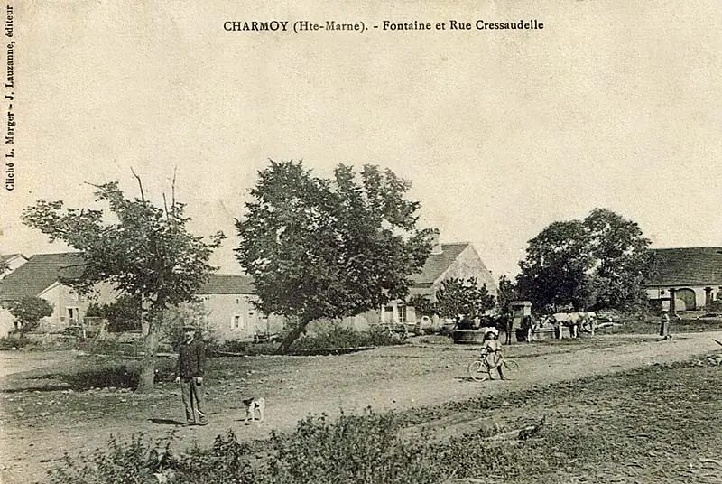Ancienne fontaine de Charmoy