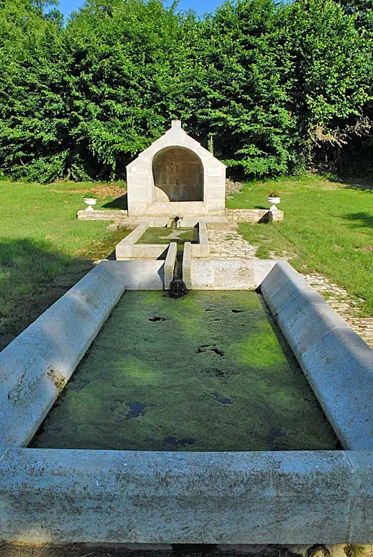 Fontaine de l'Epine de Balesmes-sur-Marne