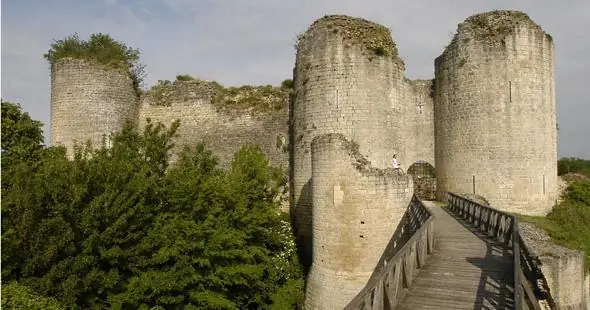Château médiéval de Gençay