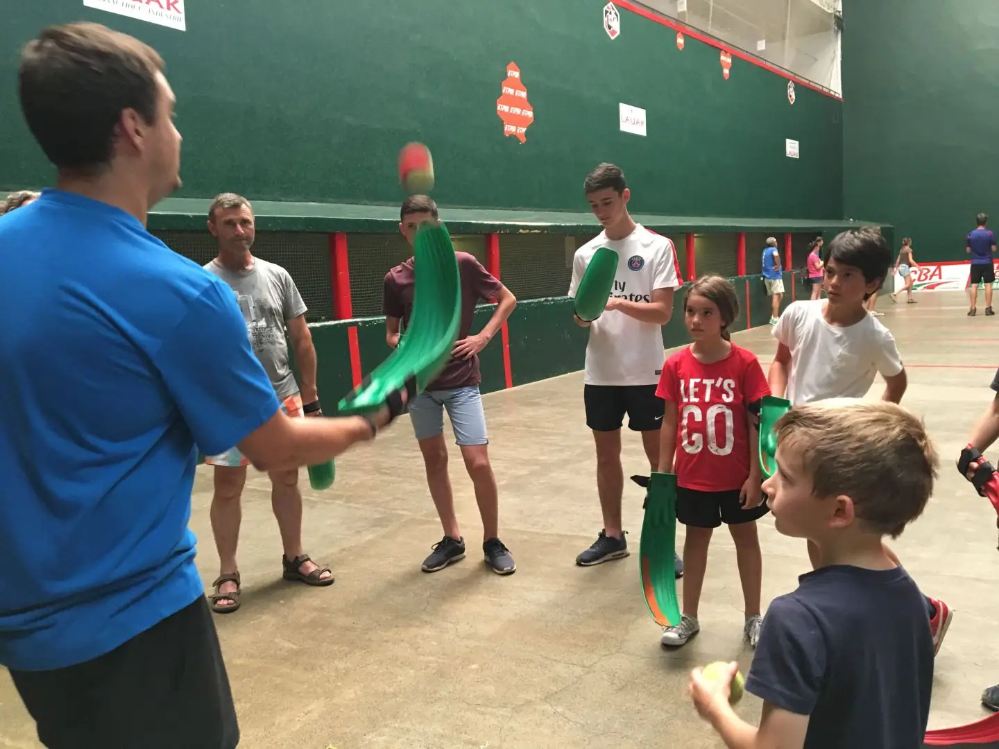 Initiation à la pelote basque