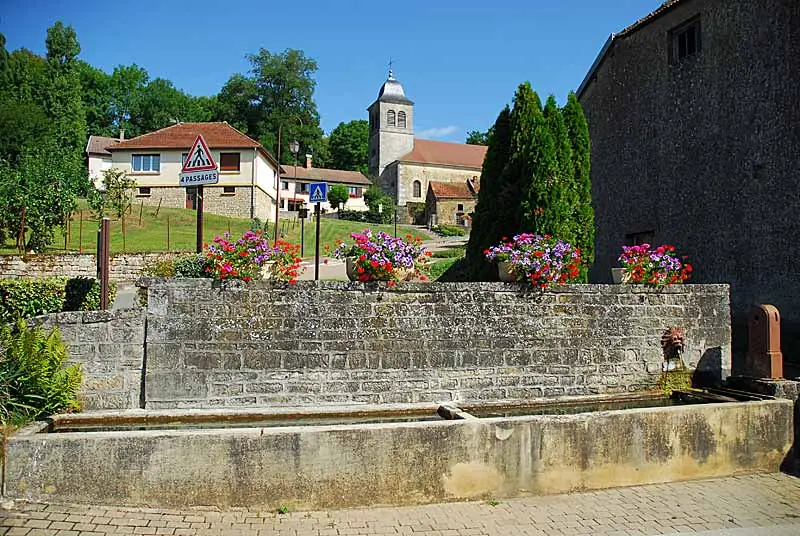 Fontaine du prieuré de Montigny-le-Roi