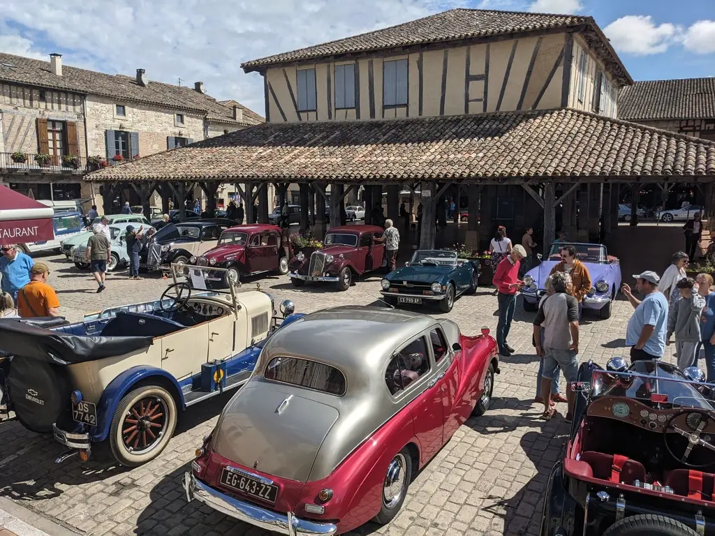 Rassemblement de véhicules de collection et Music'Halle