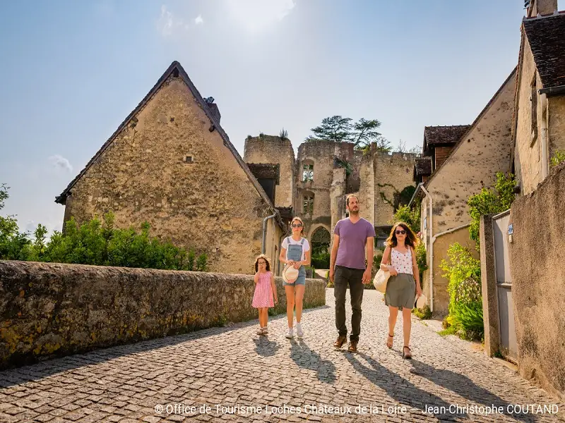 Visite du village de Montrésor
