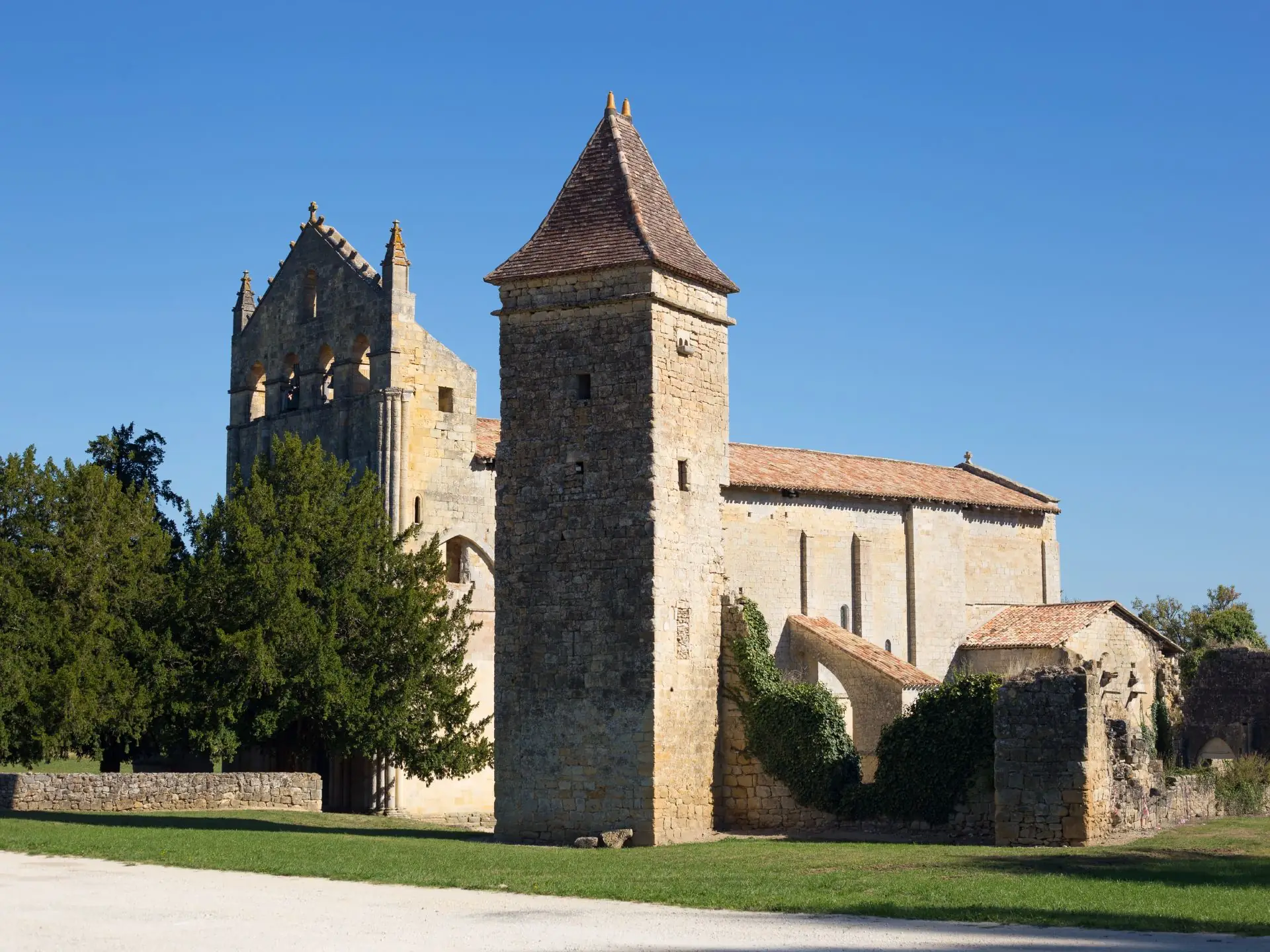 Abbaye Saint-Nicolas de Blasimon