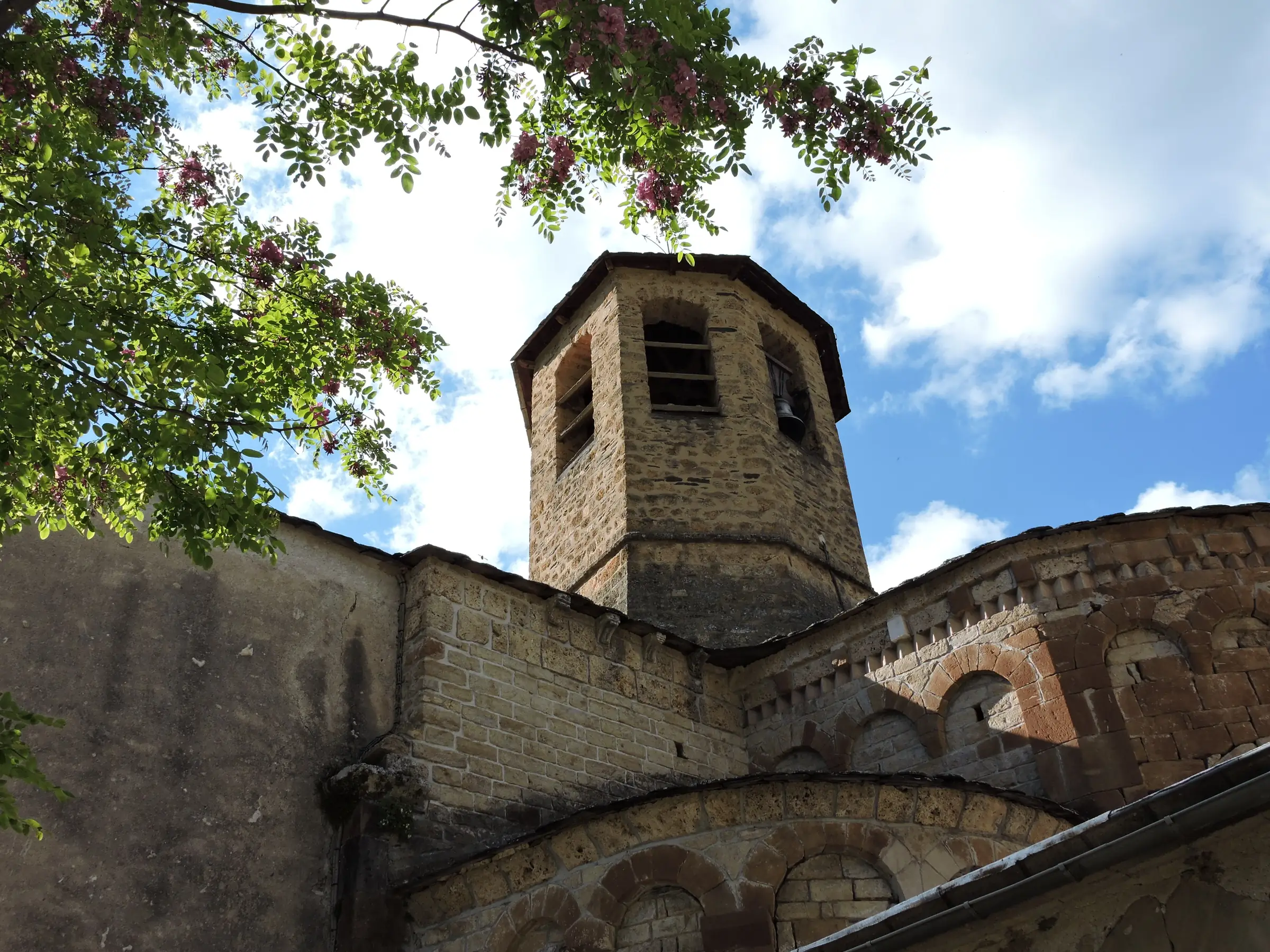 EGLISE ROMANE SAINT-PIERRE SAINT-PAUL