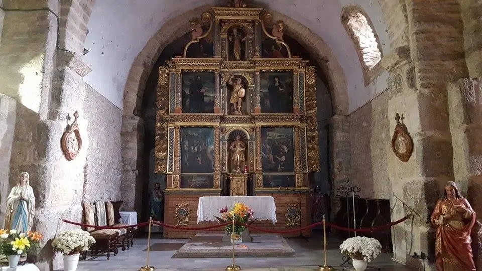 EGLISE ABBATIALE DE SAINT GENIS DES FONTAINES