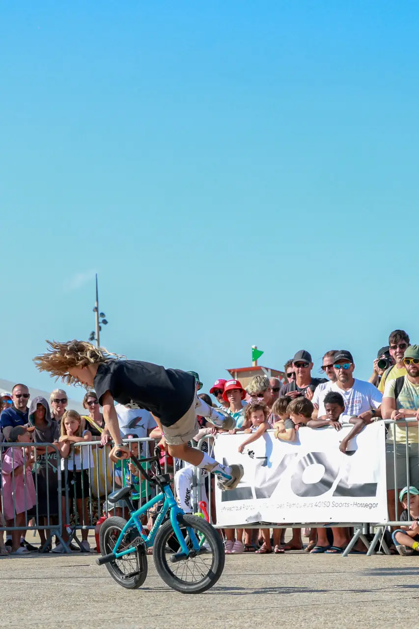 Spectacle pour enfants - Show de BMX Flat