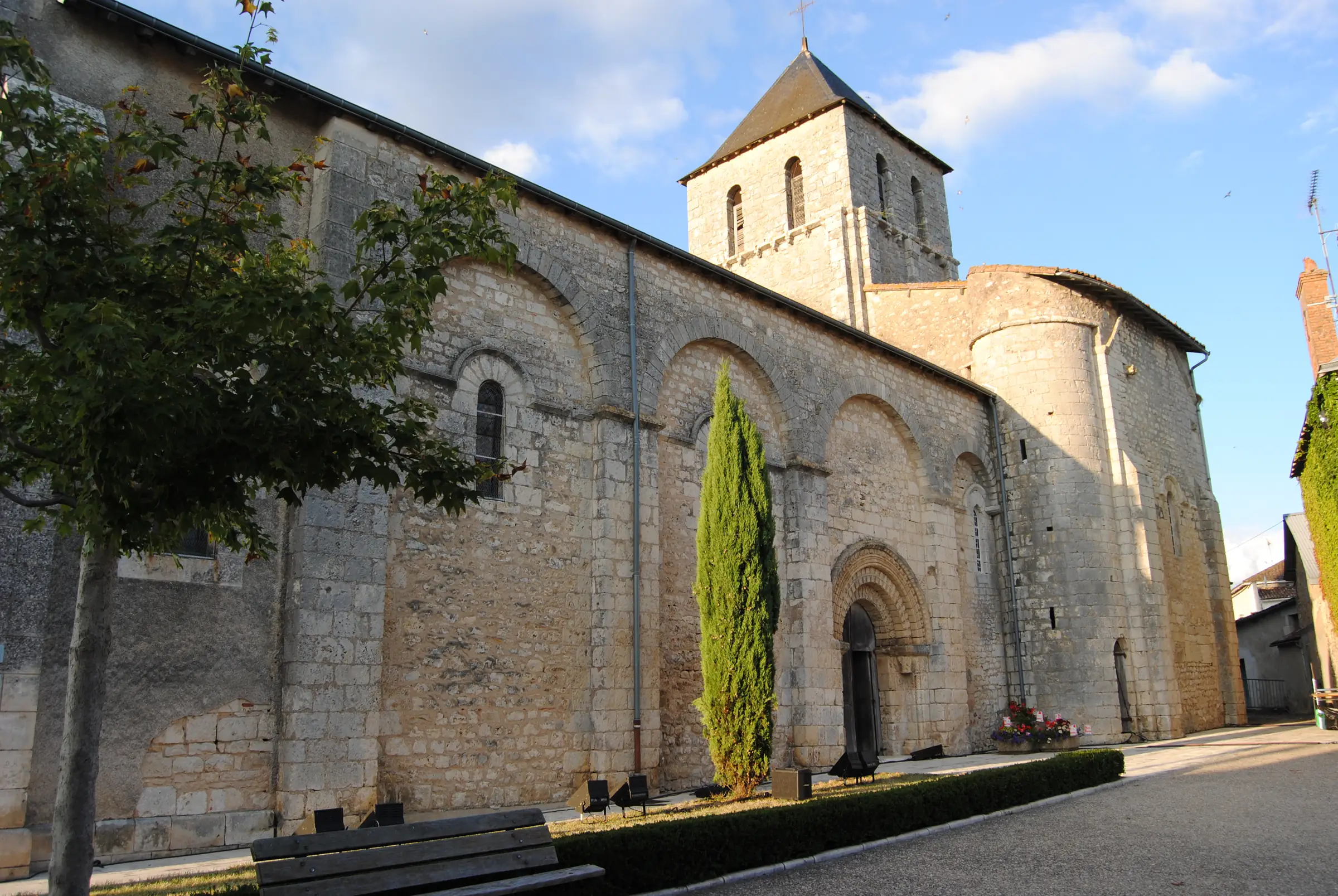 Église Notre-Dame de Bouresse