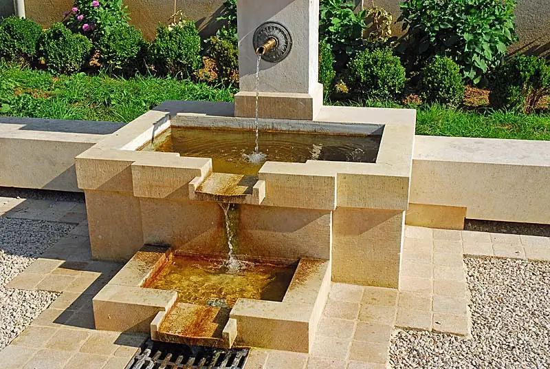 Fontaine de Charmes