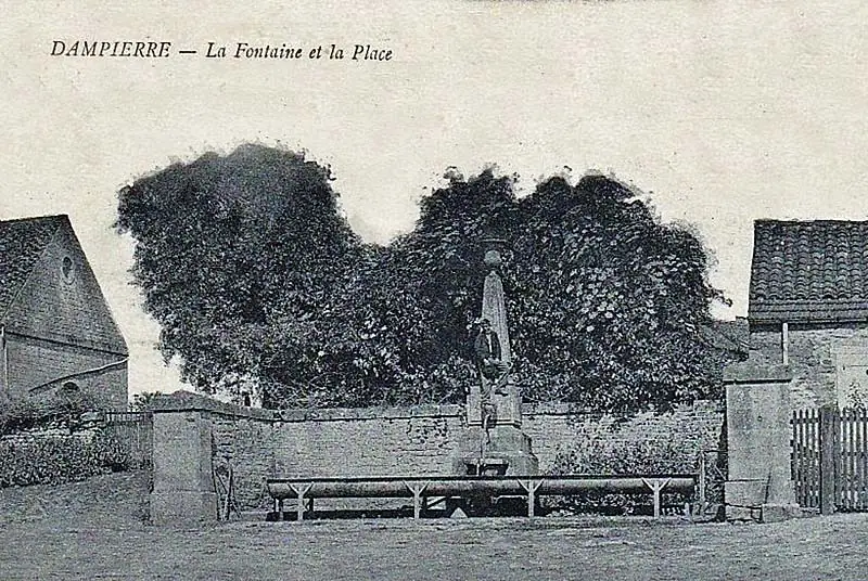 Ancienne fontaine de Dampierre