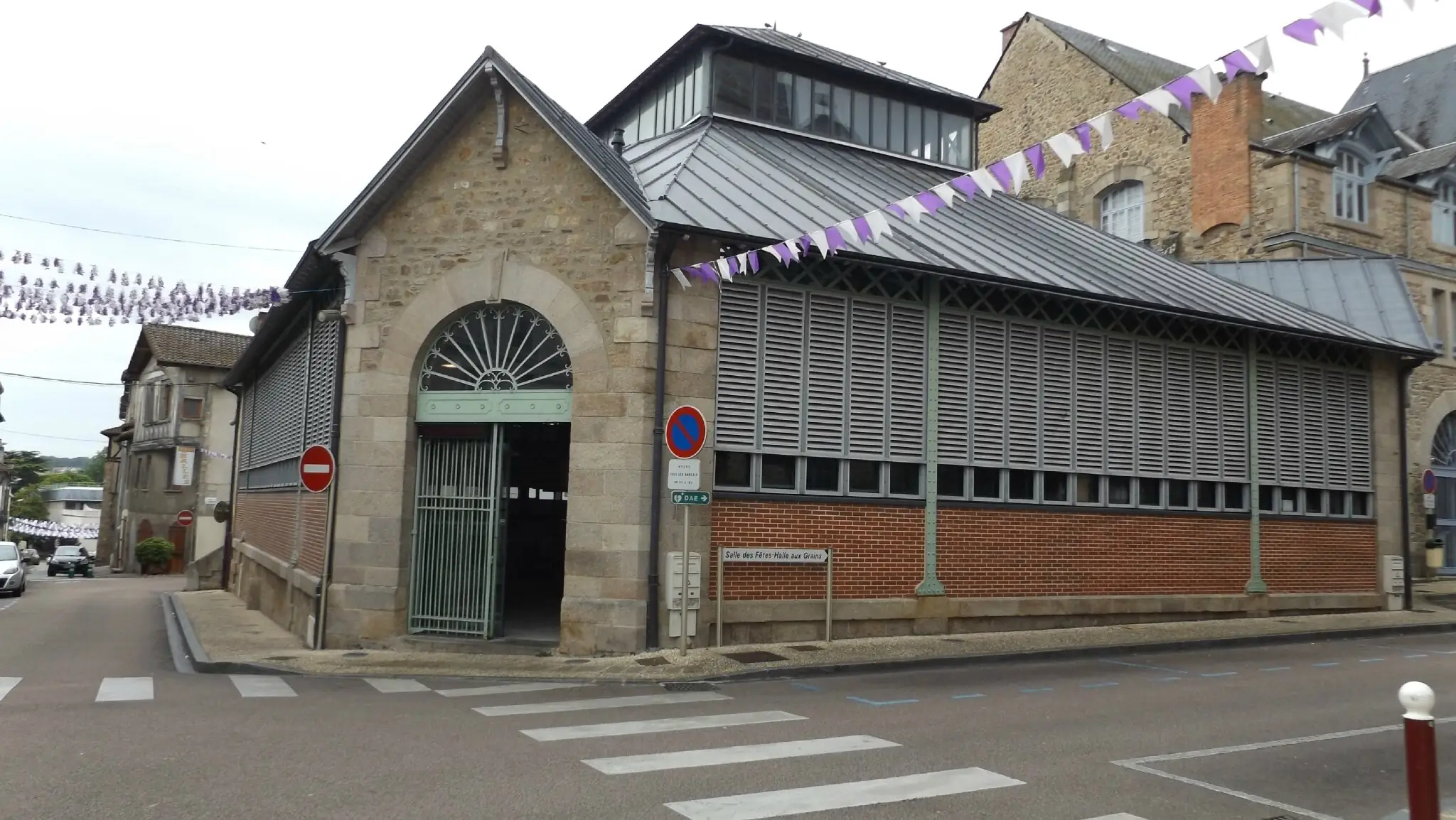 Halles