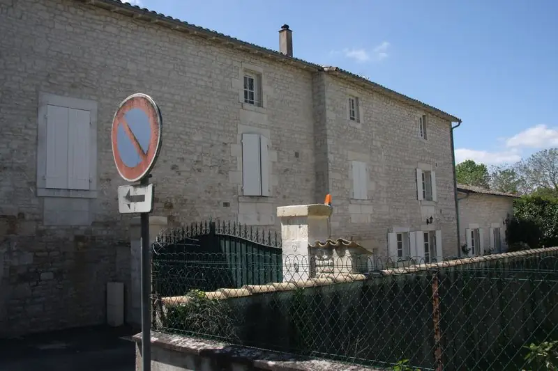 Ancien café-guinguette "Le Robinson" et sa traditionnelle "Balade aux oeufs durs et aux pissenlits"