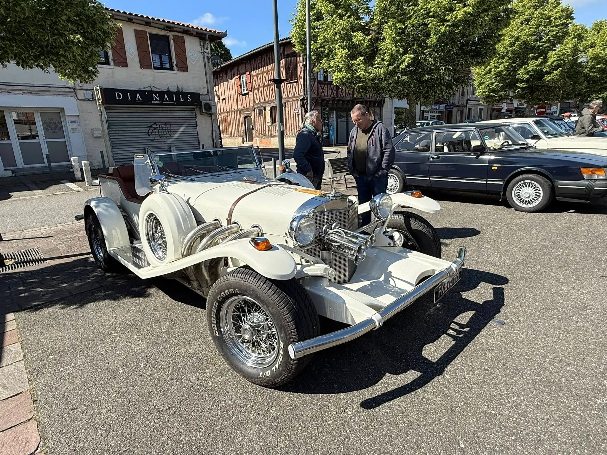 EXPOSITION DE VÉHICULES ANCIENS À RIEUMES