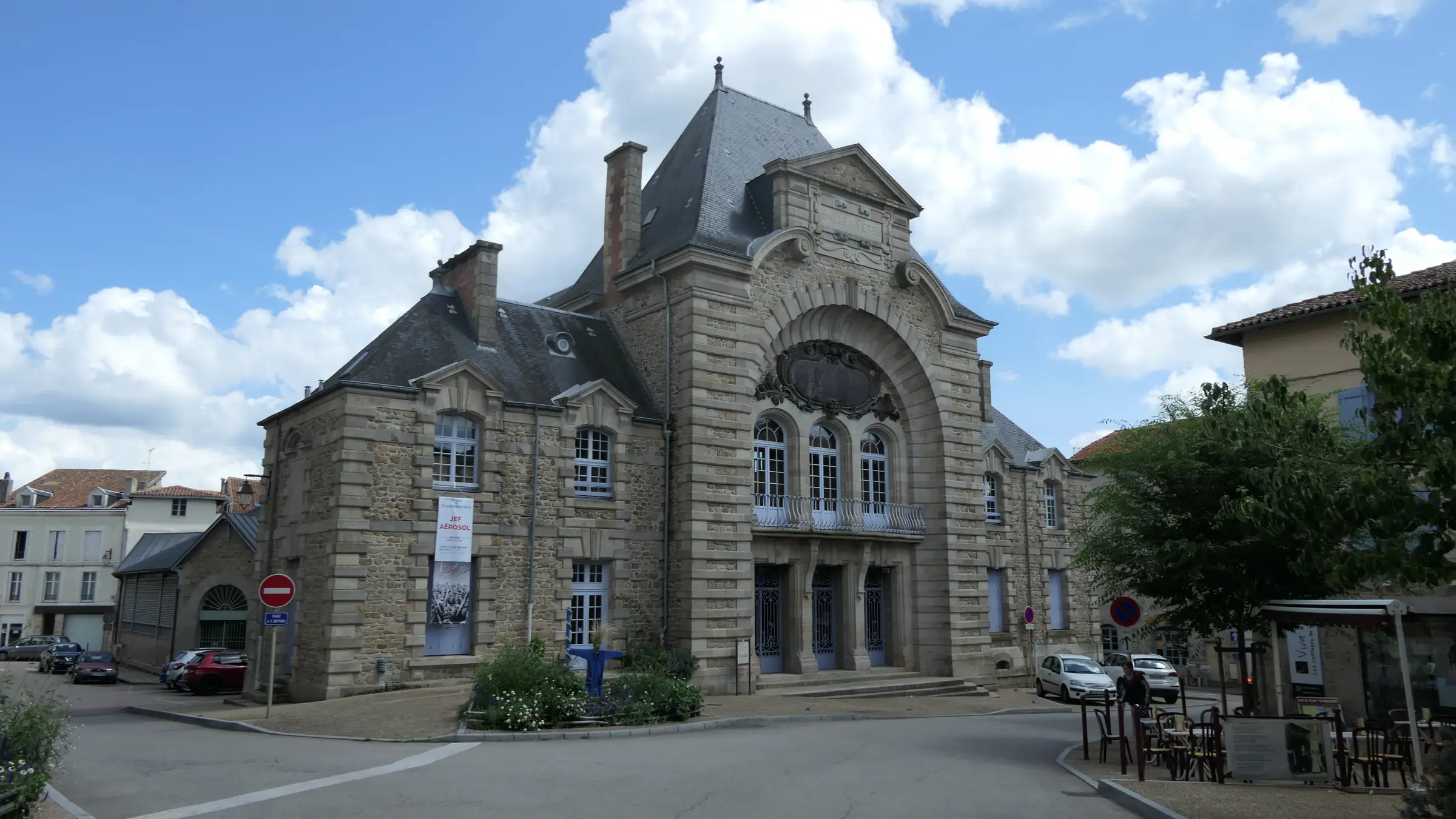 Halles