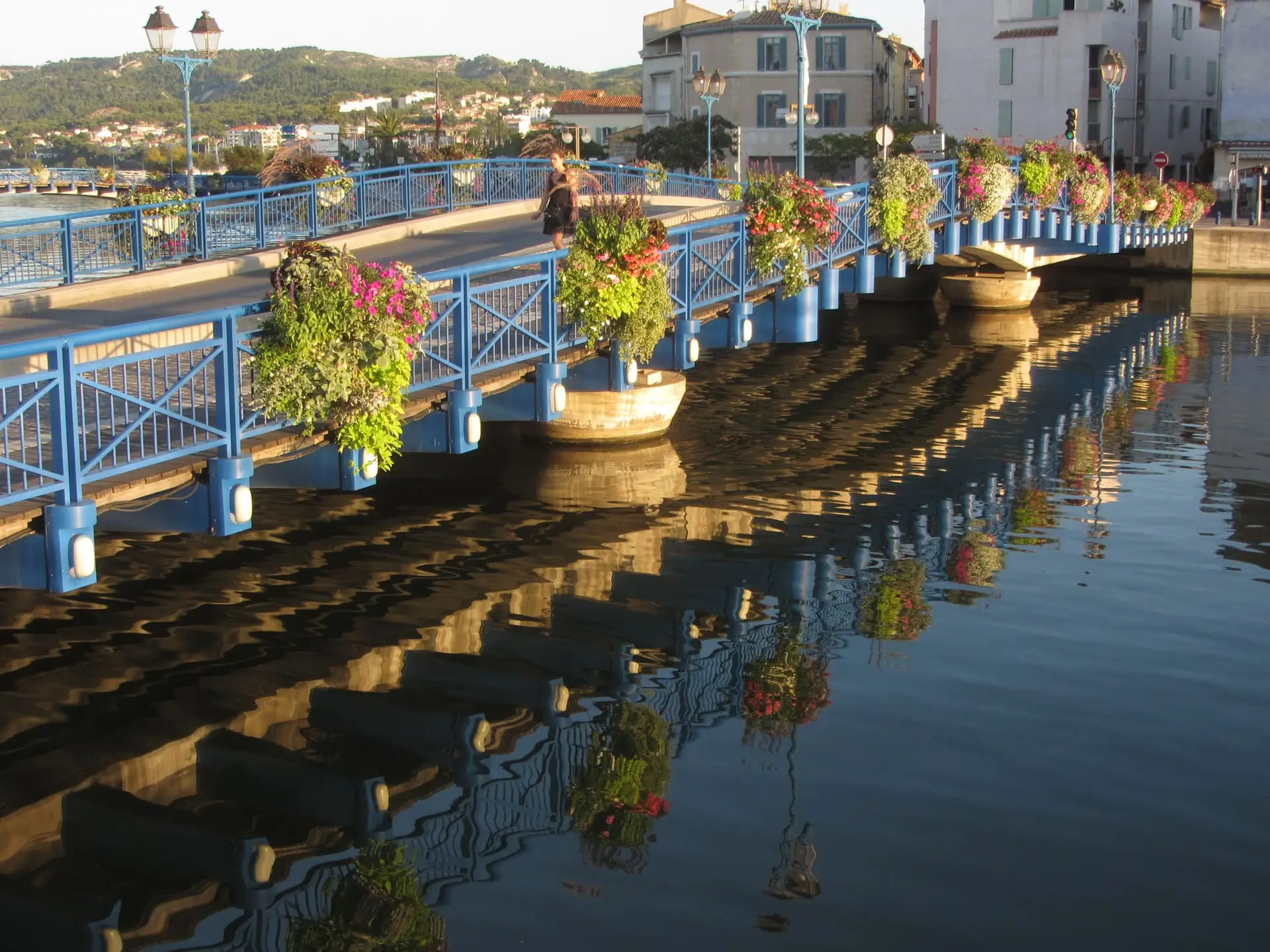 Ponts bleus de la passe Nord