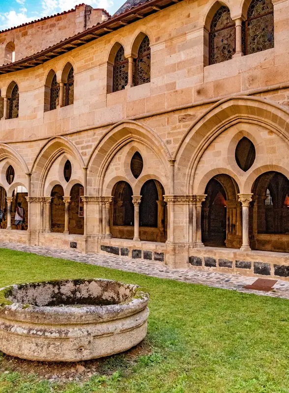 Le cloître de la cathédrale de Tulle