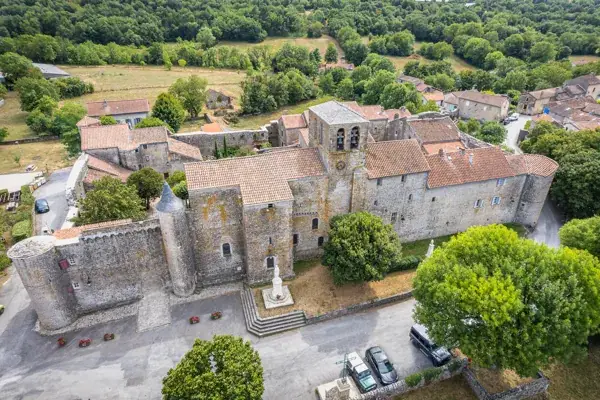Fort cistercien de St-Jean d'Alcas (groupes)