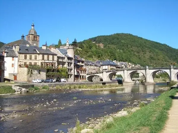 Visite guidée de Saint Geniez d'Olt (groupes)