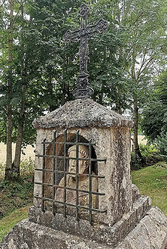 Fontaine Saint-Vinebault de Hûmes