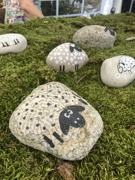 Atelier enfants et jeux sur le sentier de l'imaginaire "du Magma à la pierre"