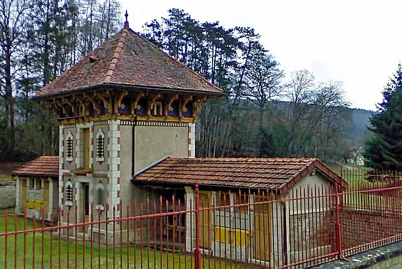 Ancienne forge avec pigeonnier de Farincourt