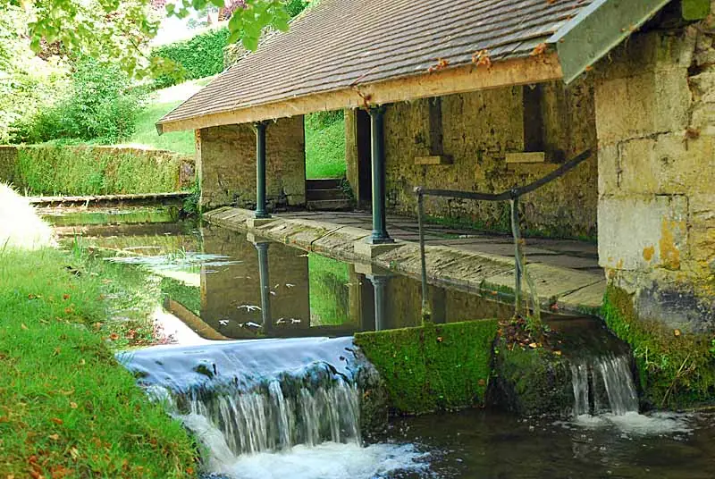 Lavoir de l'Entre Deux Eaux (1) à Auberive