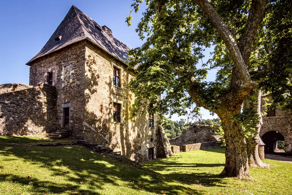 Castrum de Ségur-le-Château