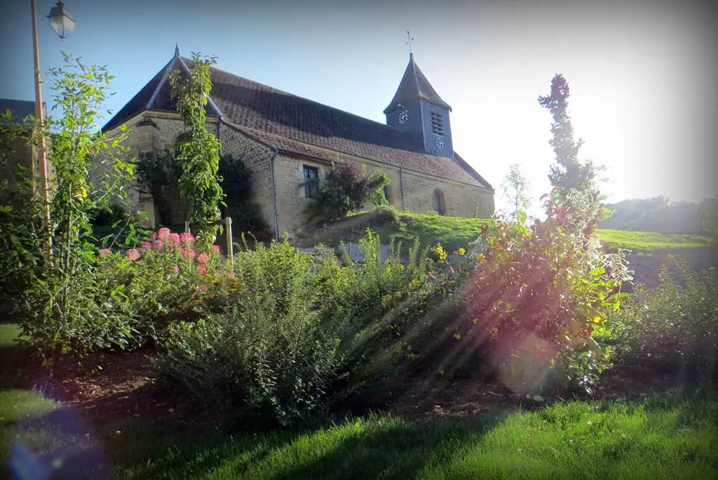 VAUX VILLAINE, Village Fleuri "4 Fleurs"