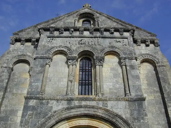 Façade de l'église Saint-Pierre de Loupiac