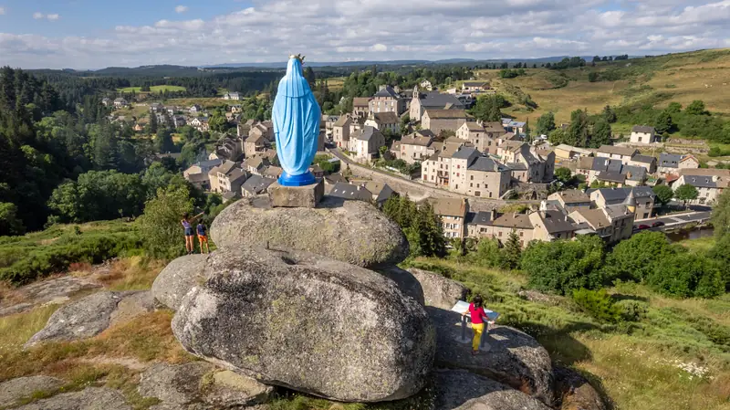 LA VIERGE DU ROCHER - SERVERETTE