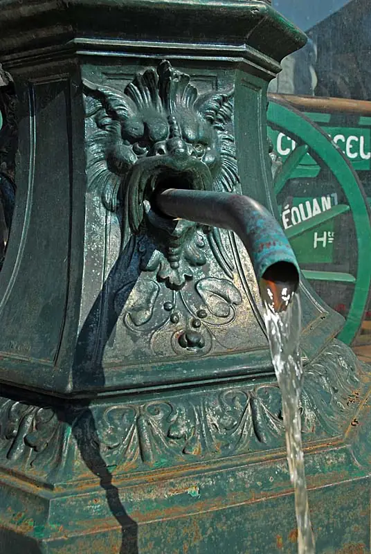 Lavoir de la fontaine au Surreau de Saint-Loup-sur-Aujon