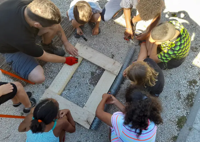 Atelier des p'tits curieux "Fabrique une cabane à hérisson"