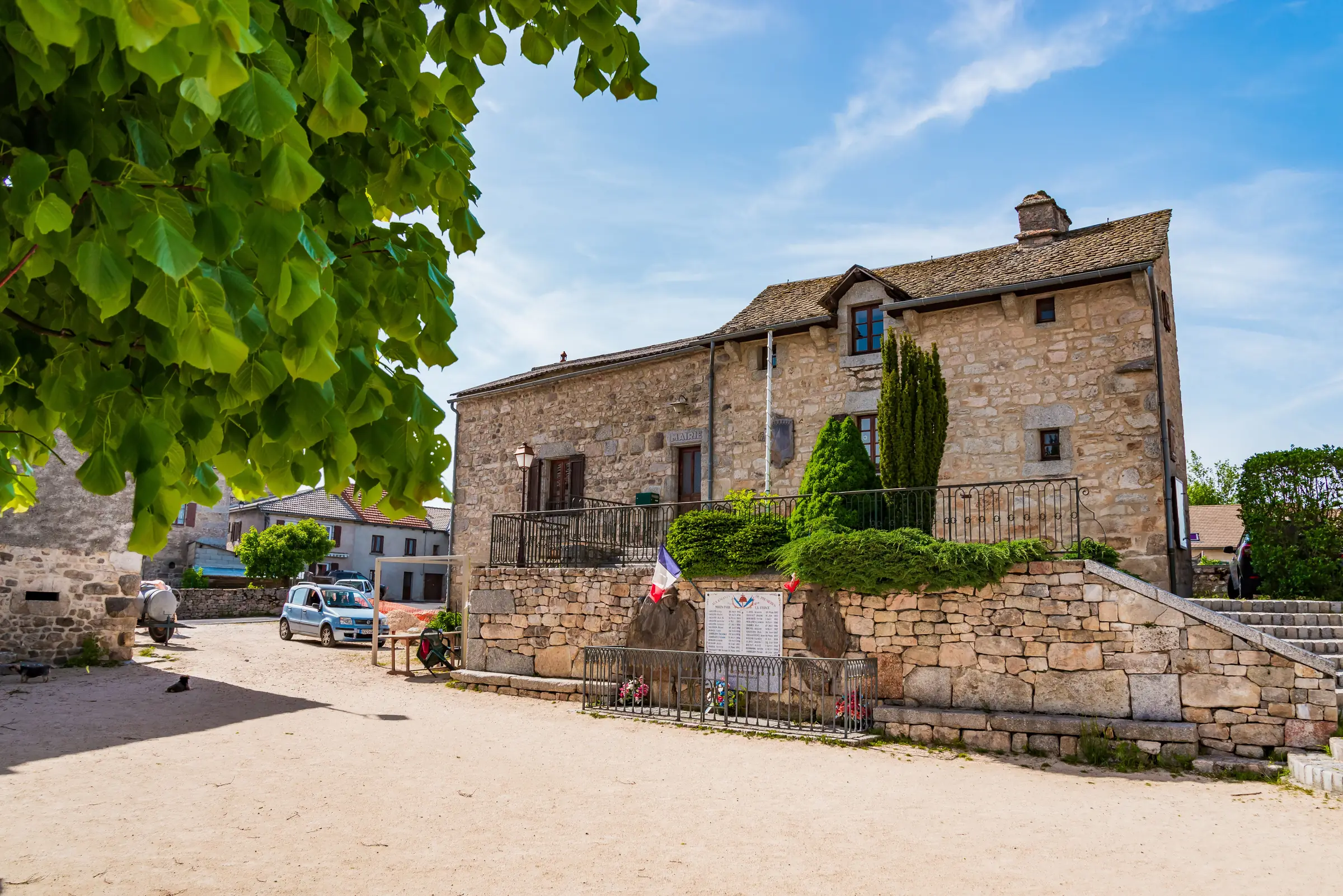 EGLISE SAINT-CAPRAIS