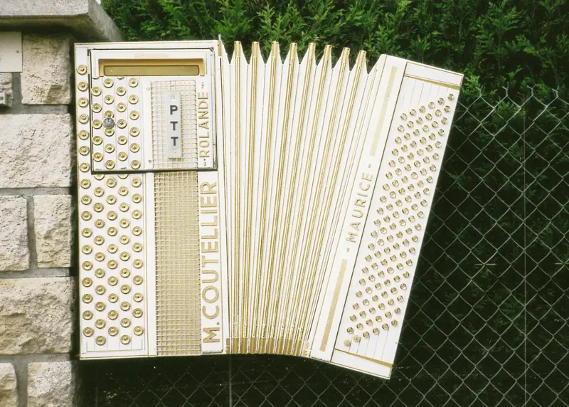 Le Village des Boîtes Aux Lettres
