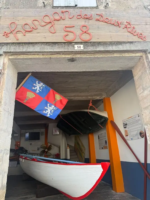 Le Hangar 58