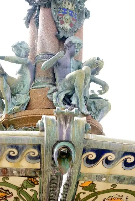 Fontaine de la place de l'Hôtel de Ville