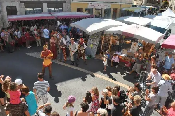 Marché du mardi matin à Laissac
