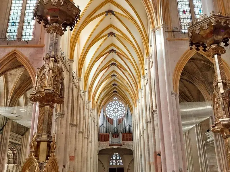 Cathédrale Saint-Étienne et son cloître