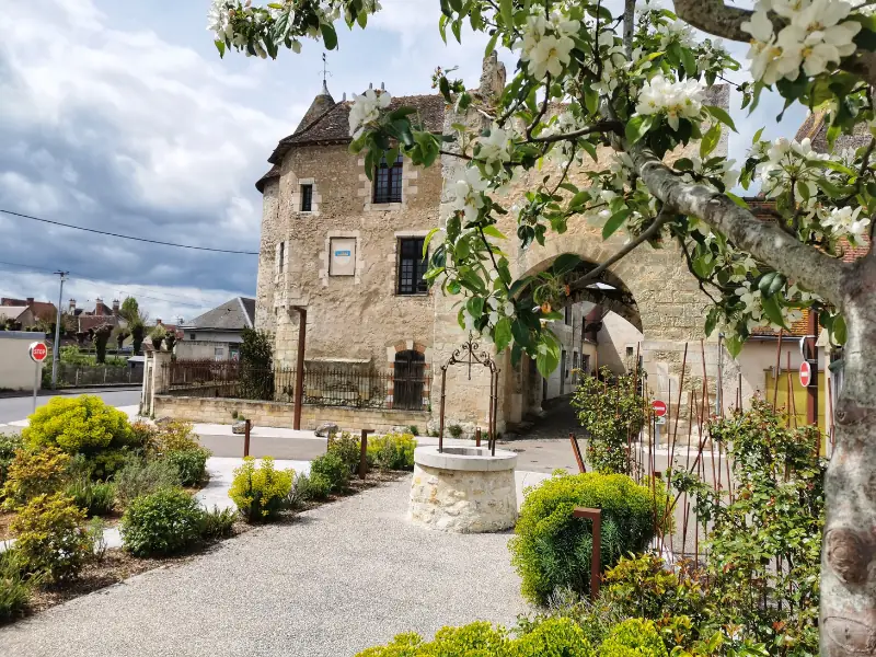 Visite de la cité médiévale de Mennetou
